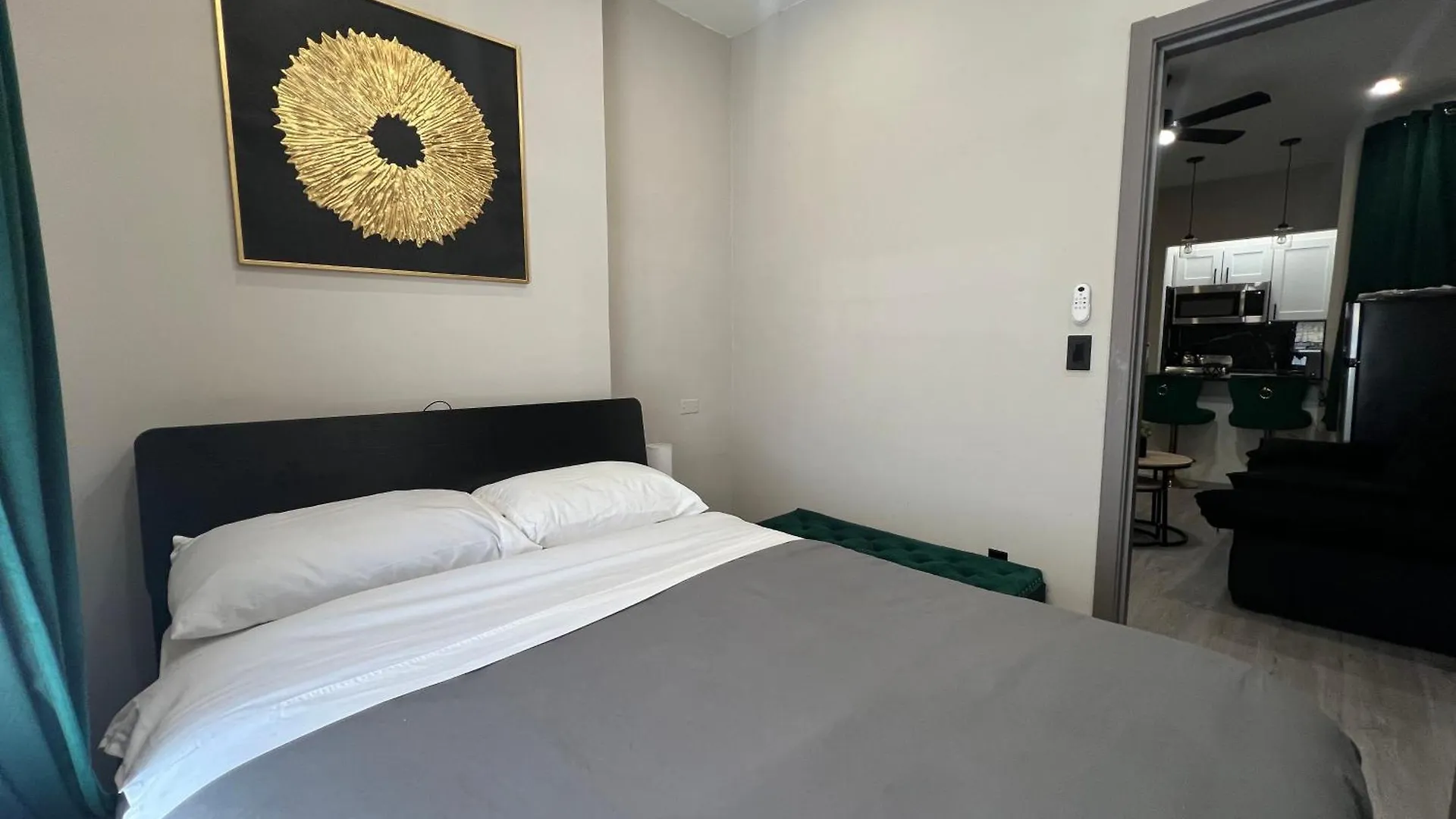 The Midtown Marquis Apartment New York