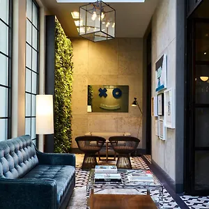 Sixty Soho Otel